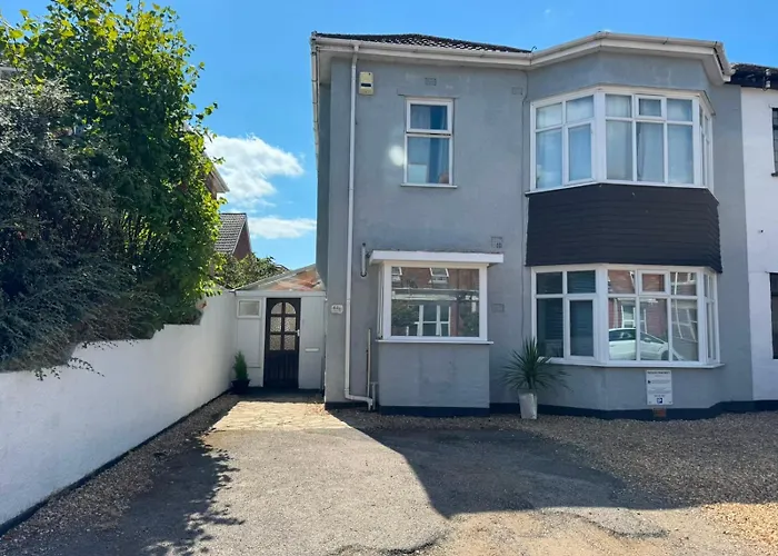 Cosy Old House Free Parking Close To Town & Beach